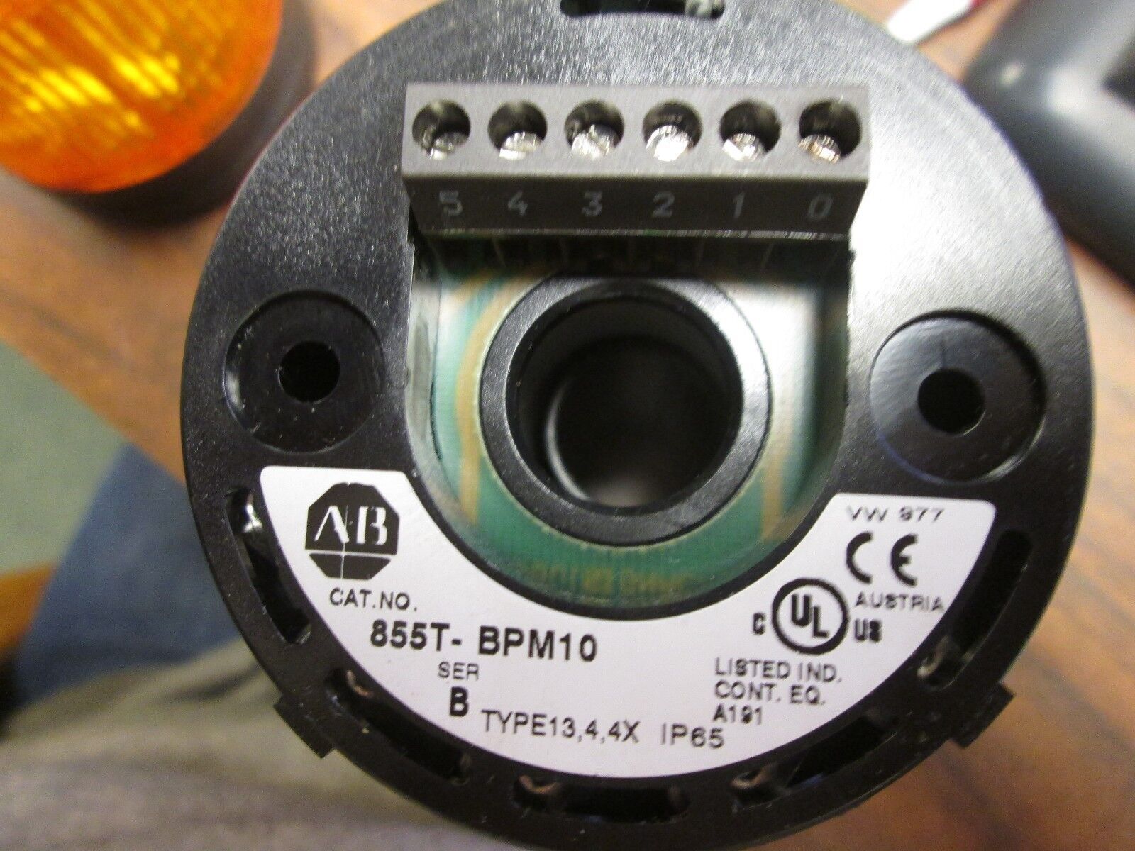 Allen-Bradley Stack Light 855T-B24FNS 24V 271mA Flashing Incandescent *No Base*