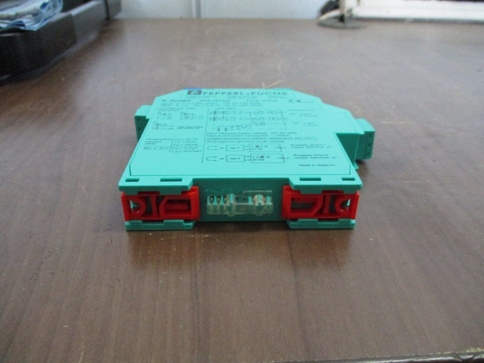 PepperL + Fuchs K-System Switch Amplifier 109562S KFD2-ST2-Ex2 Used