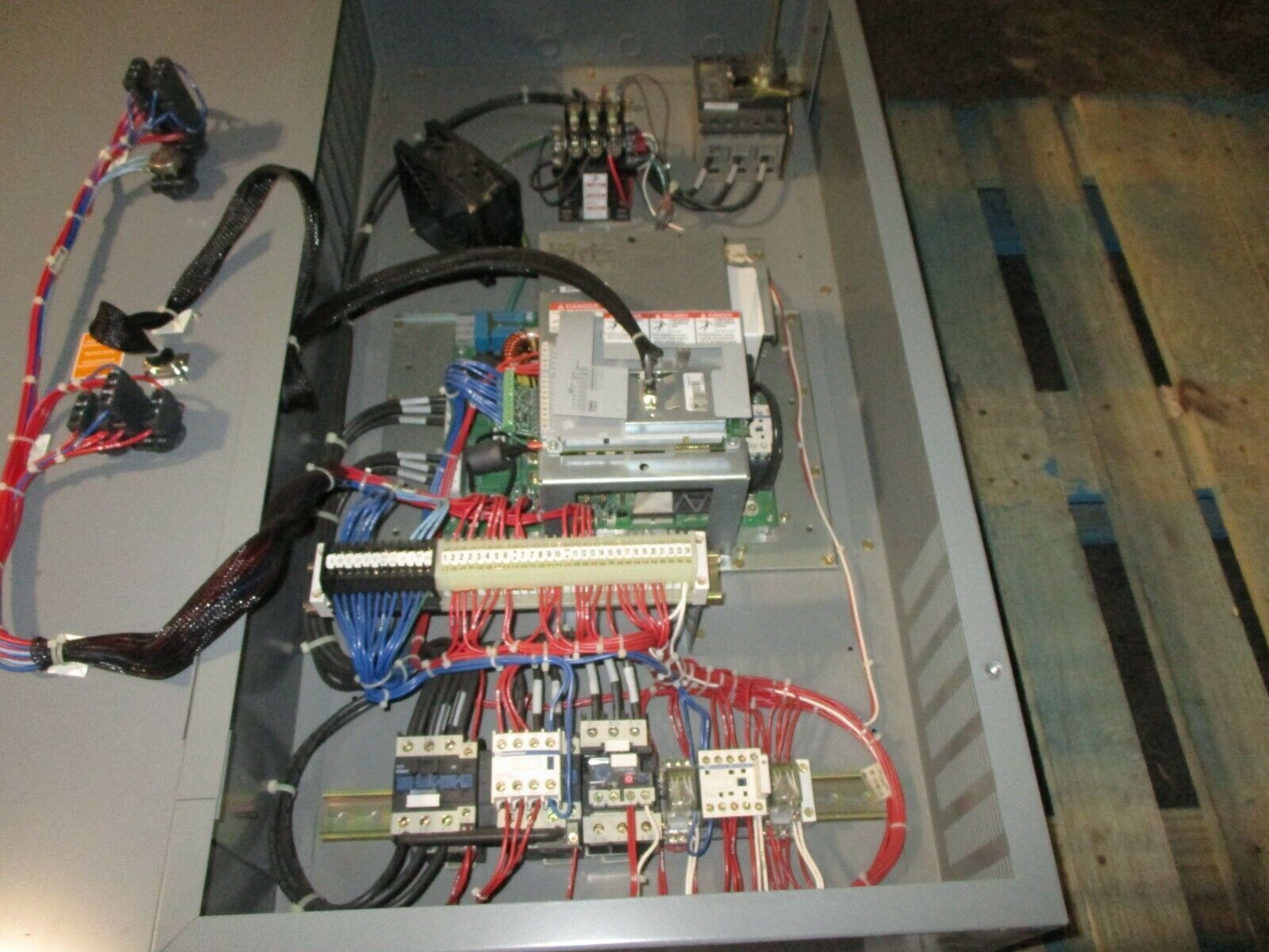 Square D Altivar Econoflex AC Drive 8839 58EHG2VY FLEX58D12M2 MODA07J09 10HP 3Ph