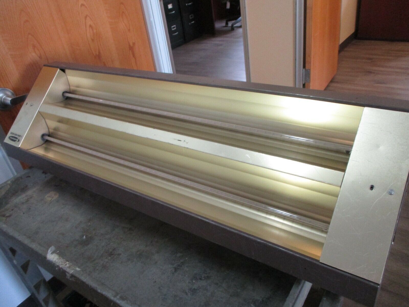 Fostoria Sun-Mite Infrared Heater 462-30-TH-480V 480V 7300W/7.3kW 1Ph 60Hz Used