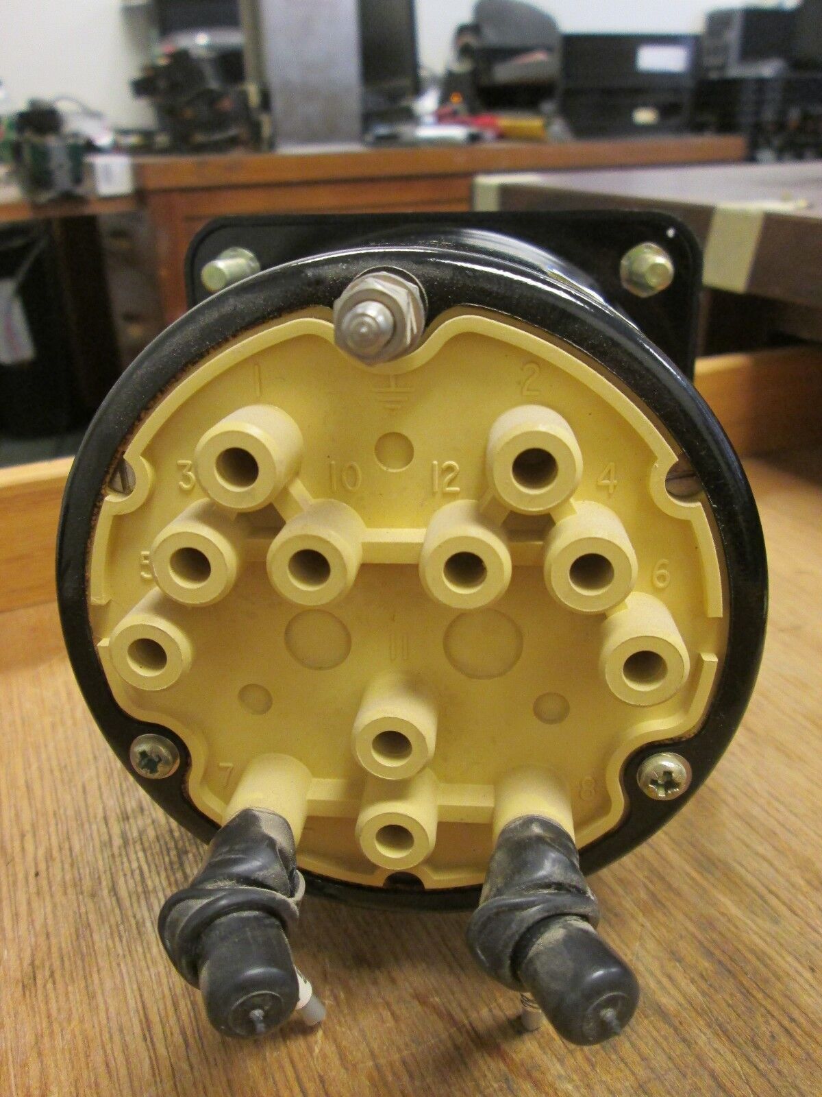 Crompton Ampmeter 73210290 Range: 5A Scale: 0-3000 Used