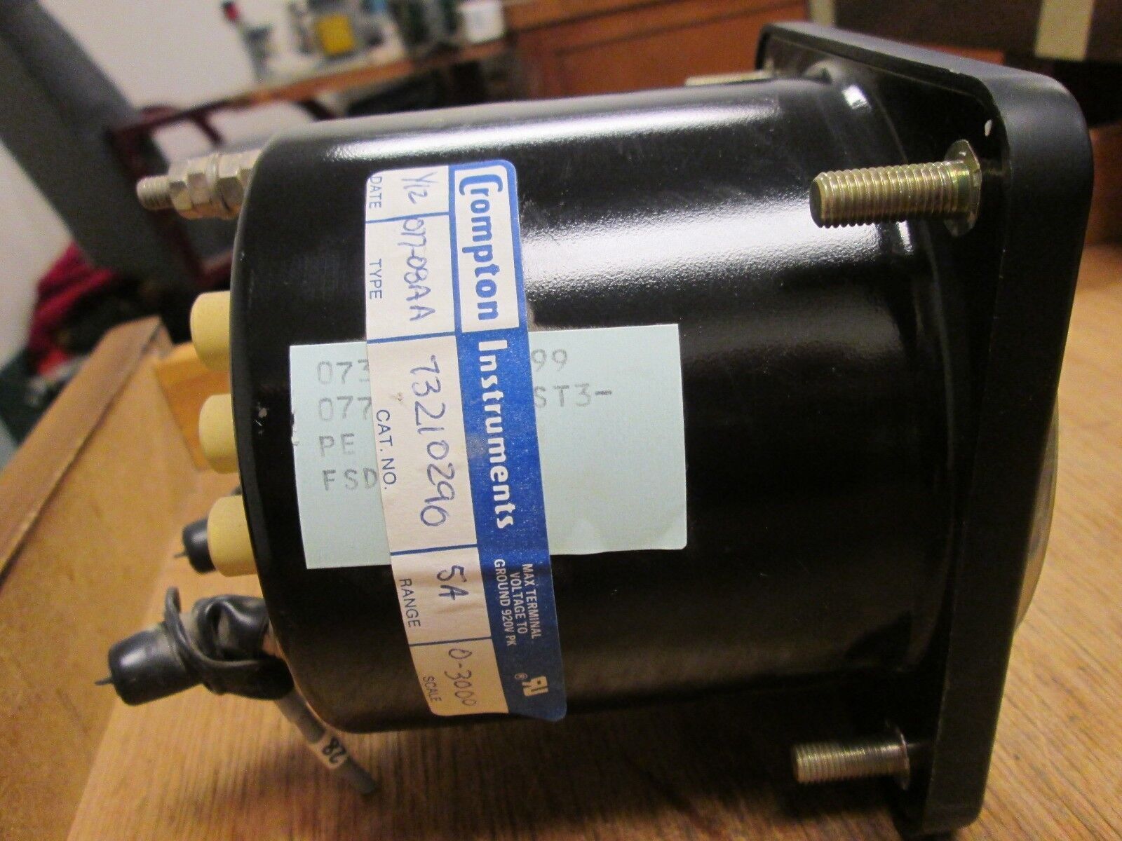 Crompton Ampmeter 73210290 Range: 5A Scale: 0-3000 Used