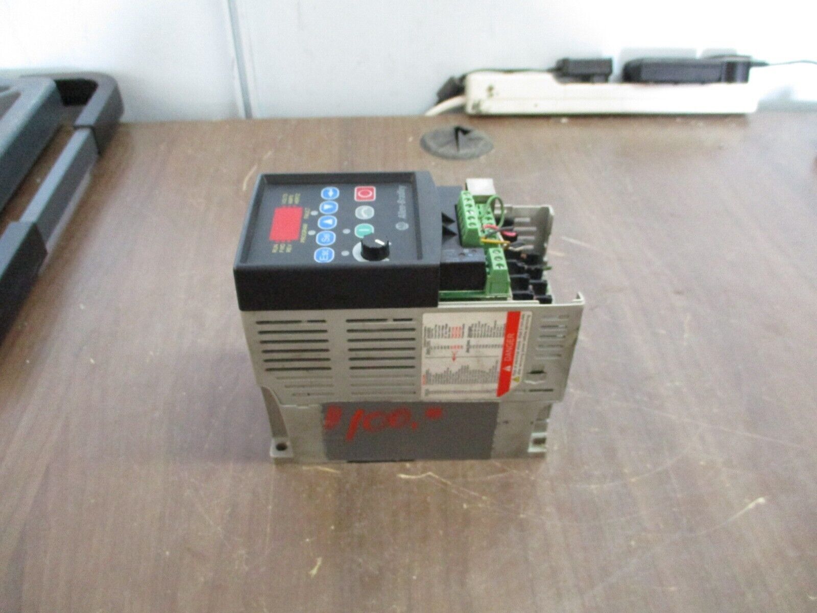 Allen-Bradley PowerFlex 4 AC Drive 22A-D1P4N104 0.5HP 3Ph *No Keypad* Used