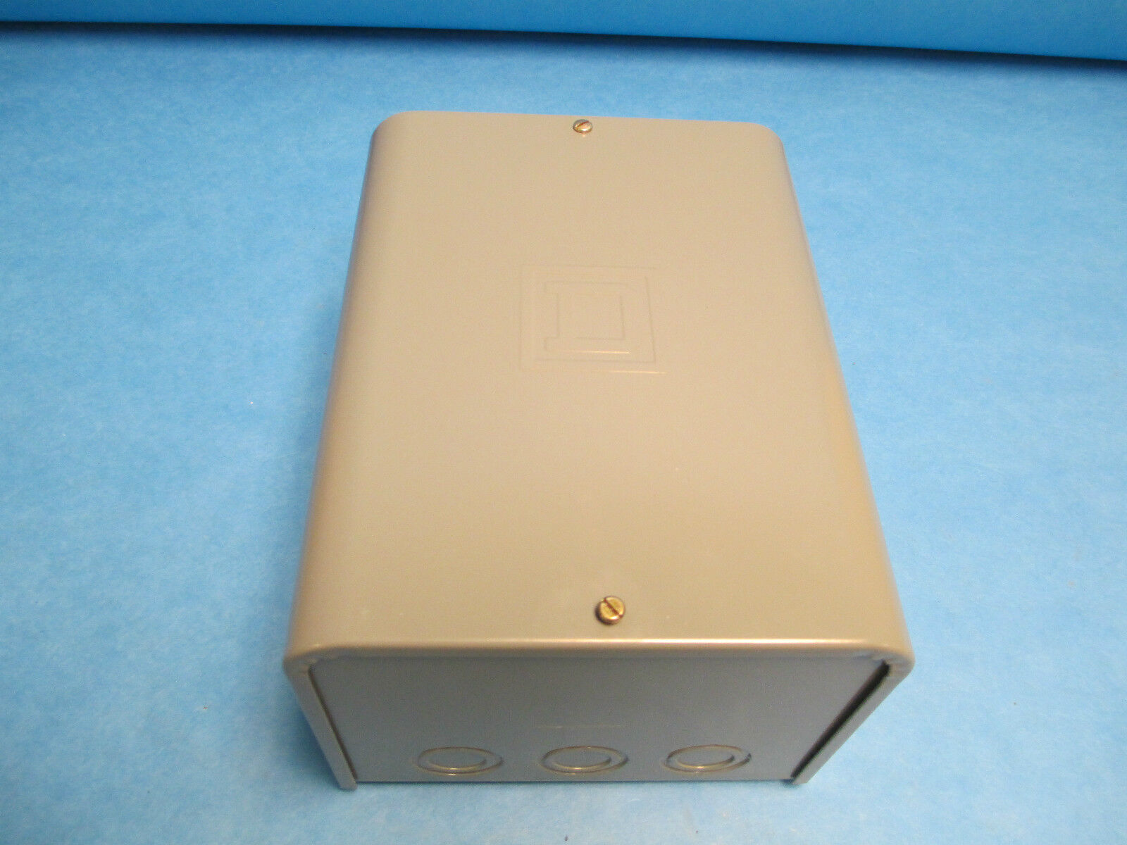 Square D Universal Enclosure 9991LG1 New Surplus
