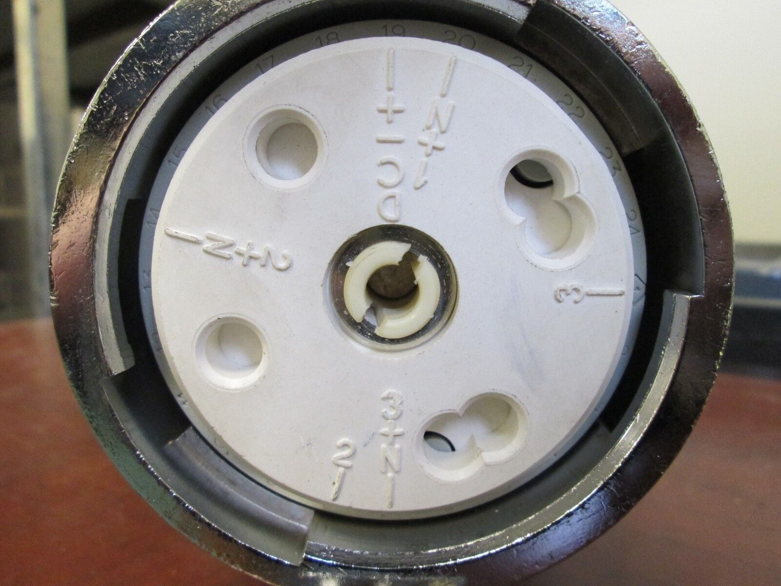 Meltric Receptacle 37-60033-S-DP 60A 480V Used