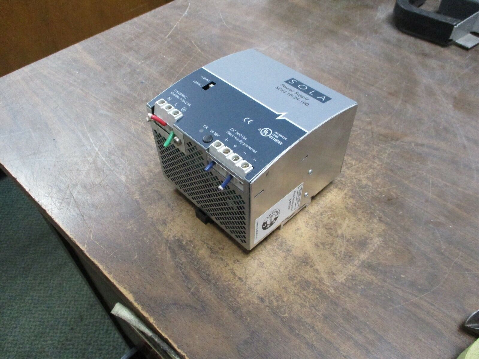 Sola Power Supply SDN 10-24-100 Input: 115/230VAC 50-60Hz 6.0A/2.8A Used