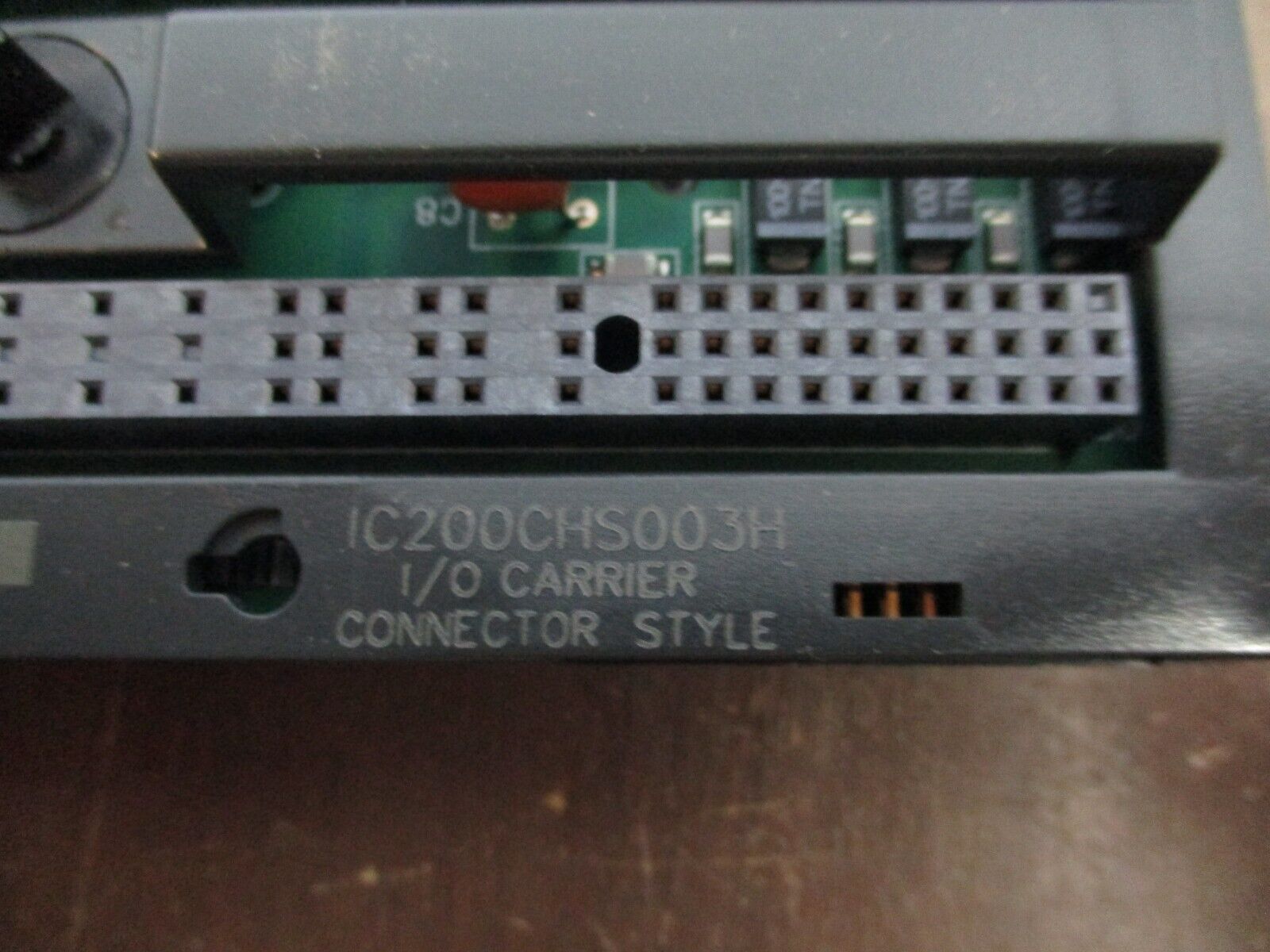 GE VersaMax I/O Carrier IC200CHS003H Connector Style Used