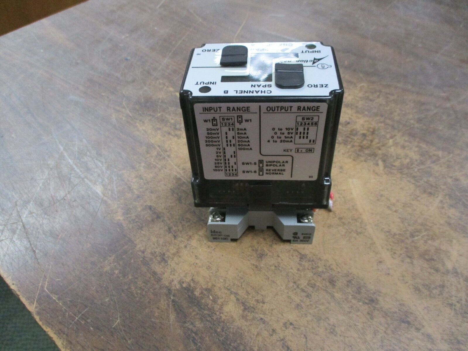Action Instruments Action Pak Signal Conditioner 4390-0000 Power: 120VAC Used