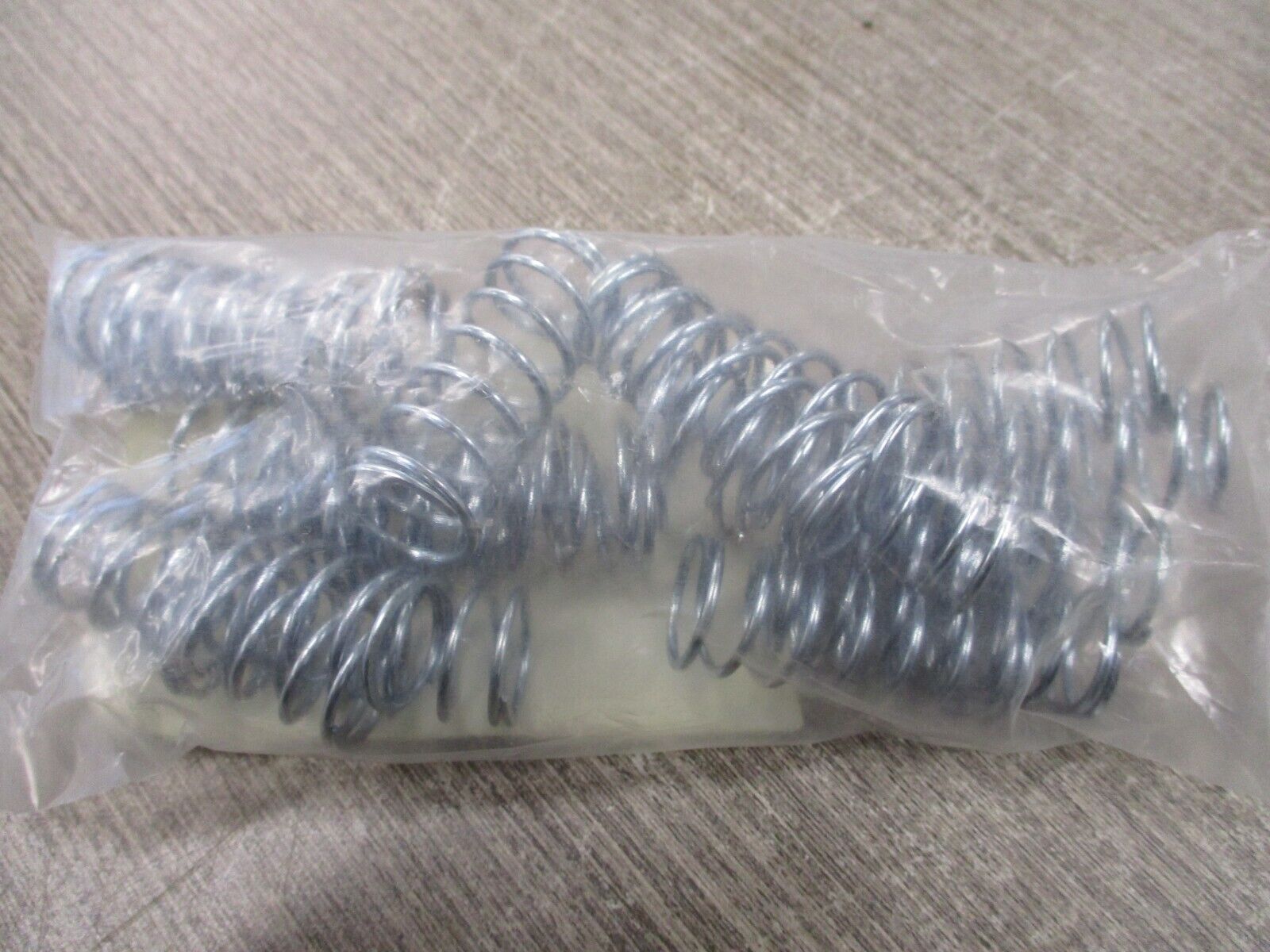 Lee Spring Company Helical Compression Spring LC 063J 06 M New Surplus