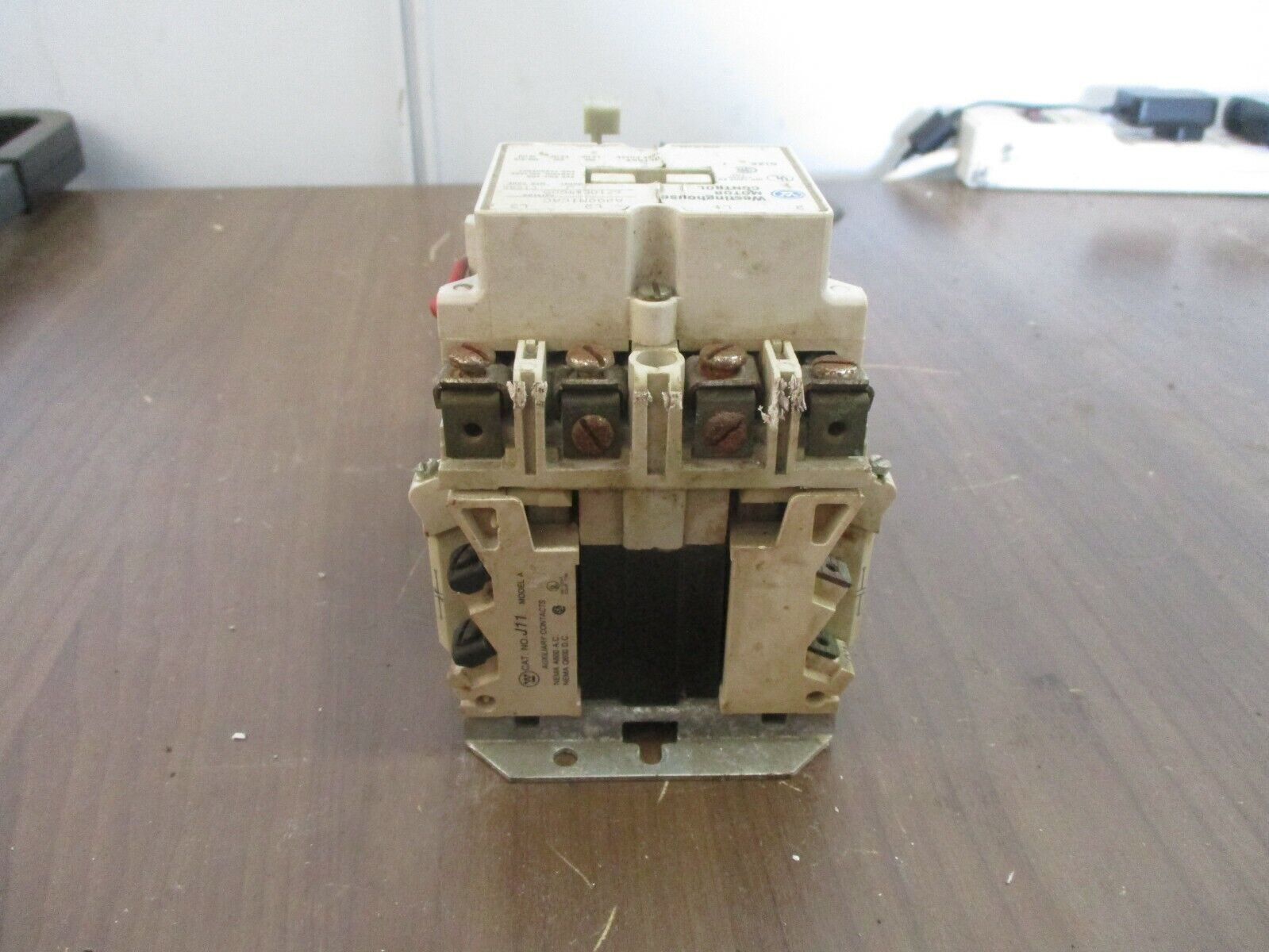 Westinghouse Size 1 Contactor A200M1CAC 120V Coil *Missing Terminal Screws* Used