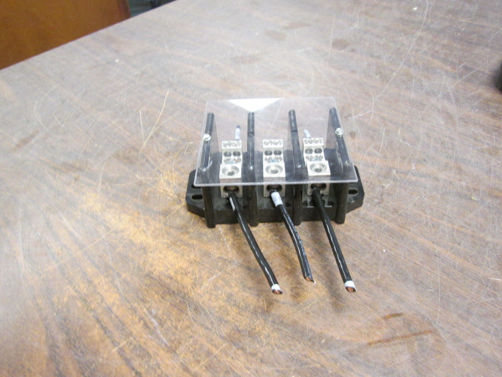 Littelfuse Power Distribution Block LD0402 3 175A 600V 3P Used