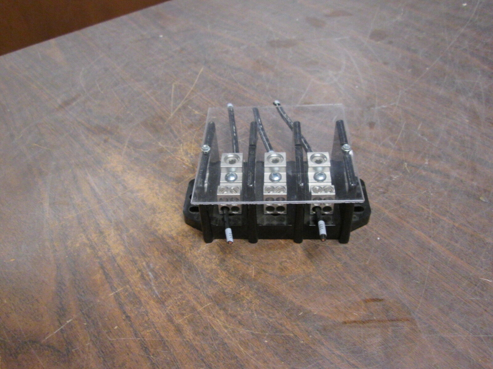 Littelfuse Power Distribution Block LD0402 3 175A 600V 3P Used