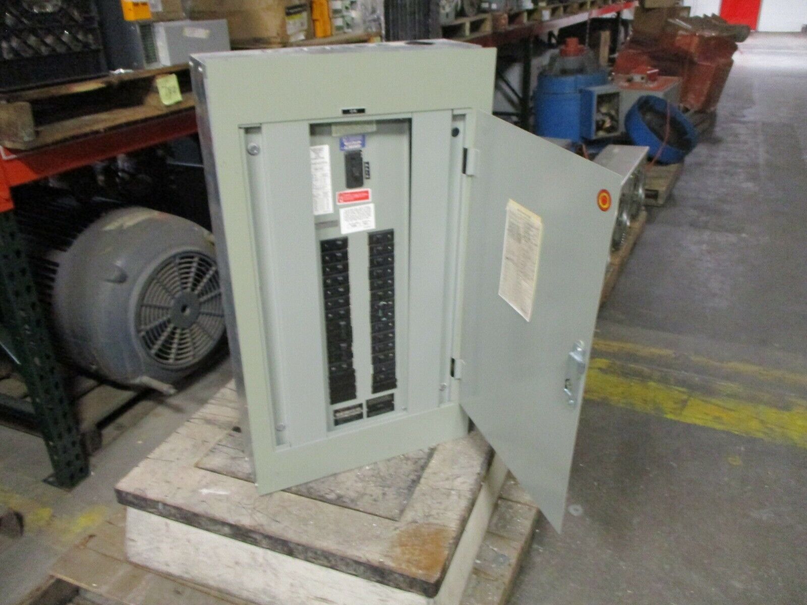 Westinghouse Main Breaker Circuit Breaker Panel MP-32229 225A Max 120/208 3Ph 4W