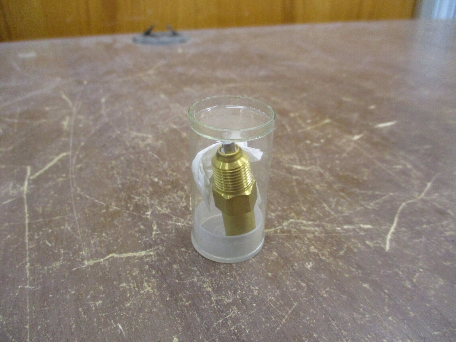 Ray Screw In Valve 082BN0025C New Surplus