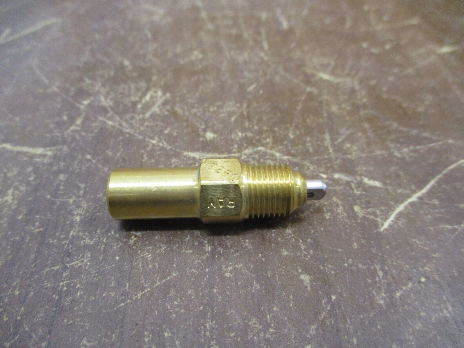 Ray Screw In Valve 082BN0025C New Surplus
