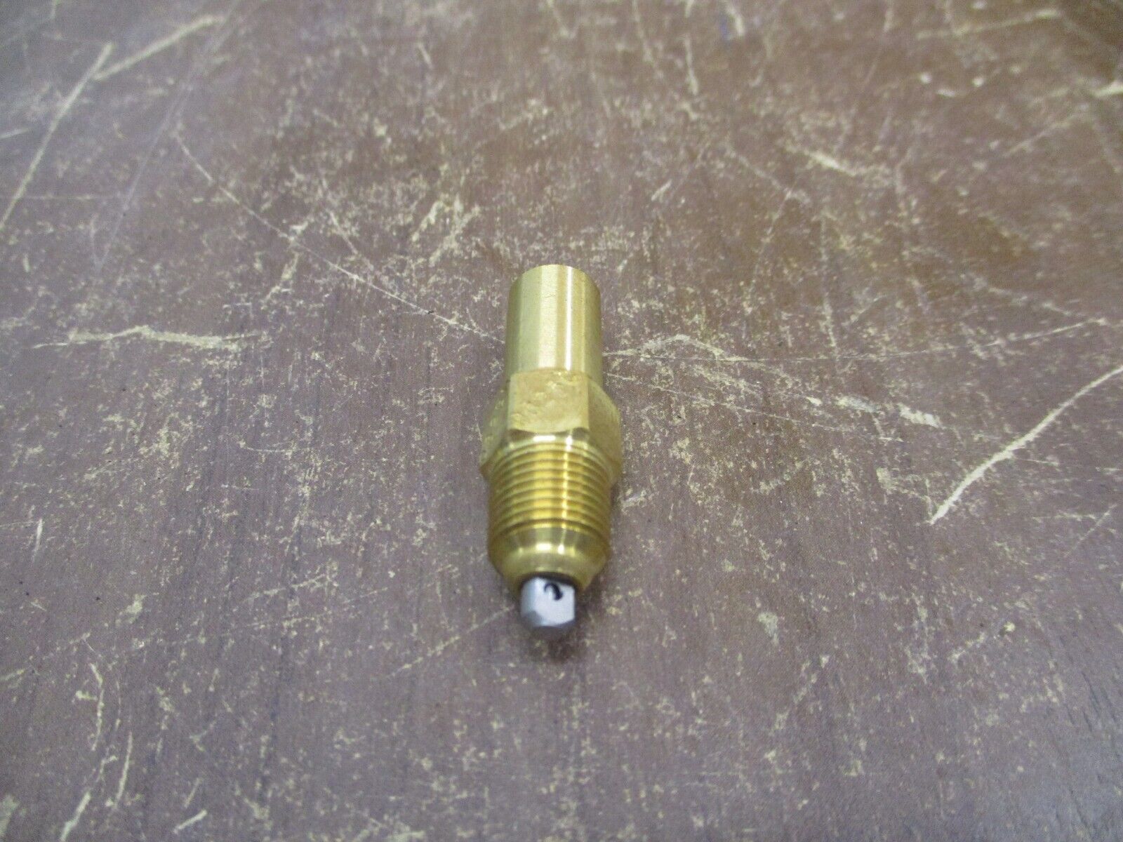 Ray Screw In Valve 082BN0025C New Surplus