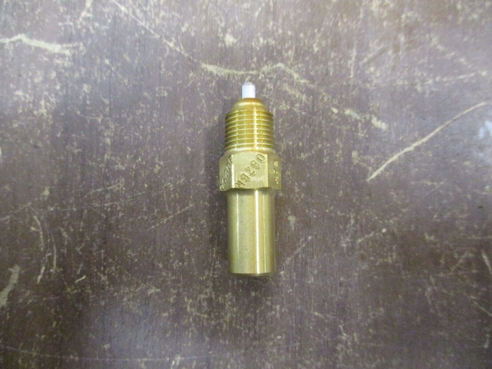 Ray Screw In Valve 082BN0025C New Surplus