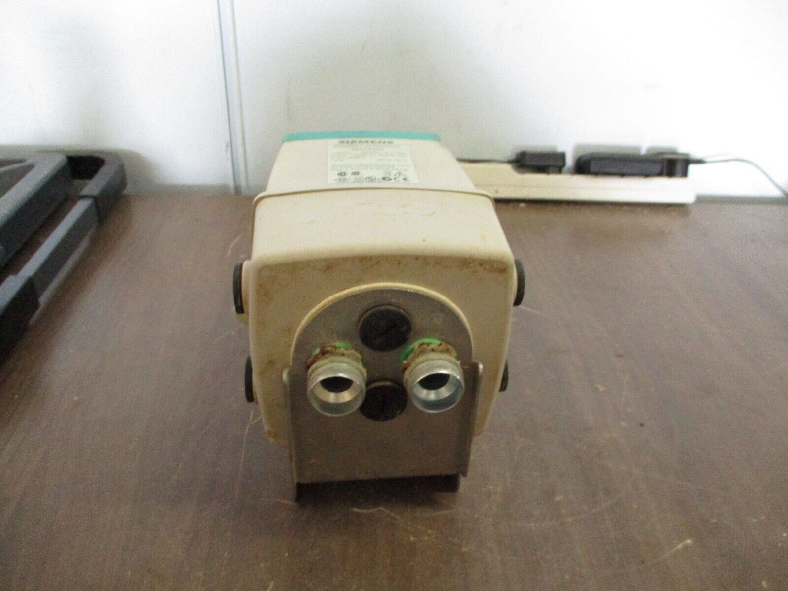 Siemens Sitrans F M Magflo MAG5000 Flow Transmitter 7ME6910-1AA10-1AA0 115/230V