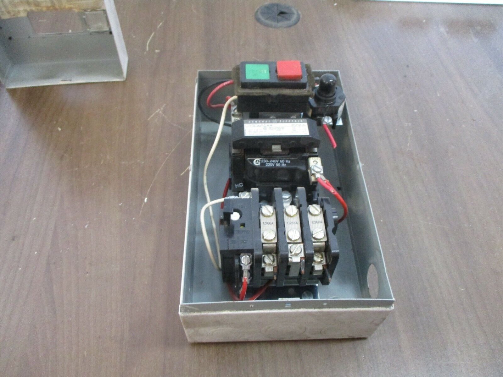 GE Enclosed Size 00 Starter CR306A1** 230-240V Coil 9A 600VAC Type 1 Enclosure