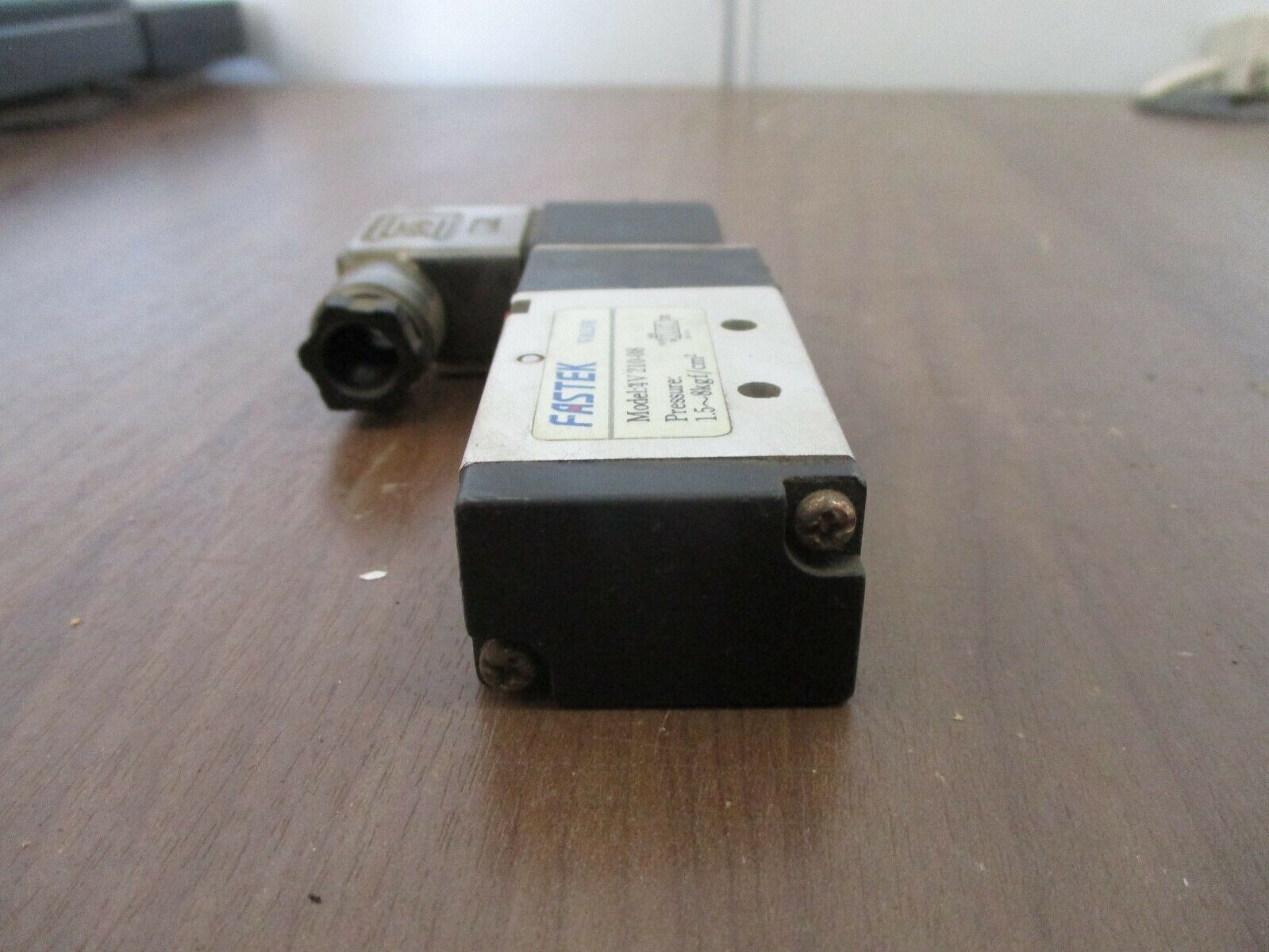 Fastek Valve 4V210-08 1.5~8kgf/cm² Used