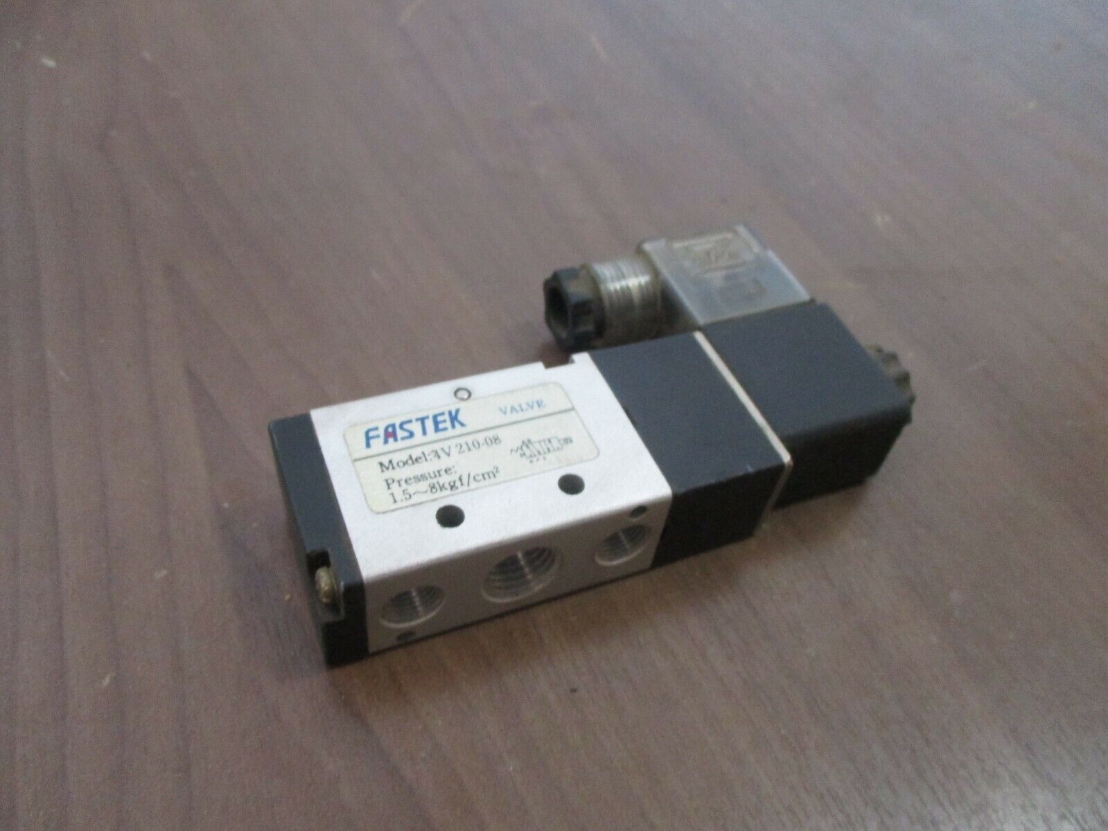 Fastek Valve 4V210-08 1.5~8kgf/cm² Used