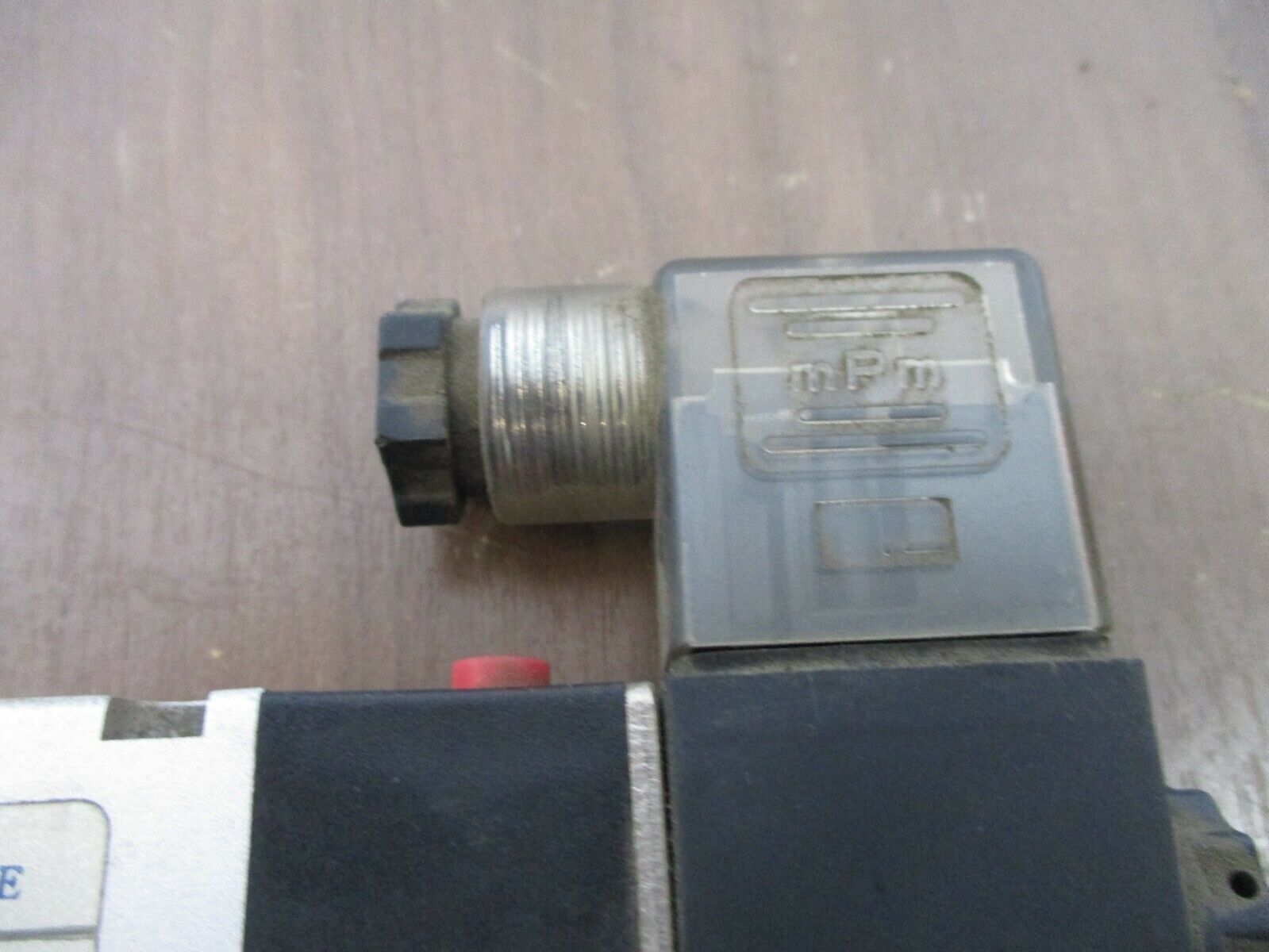 Fastek Valve 4V210-08 1.5~8kgf/cm² Used