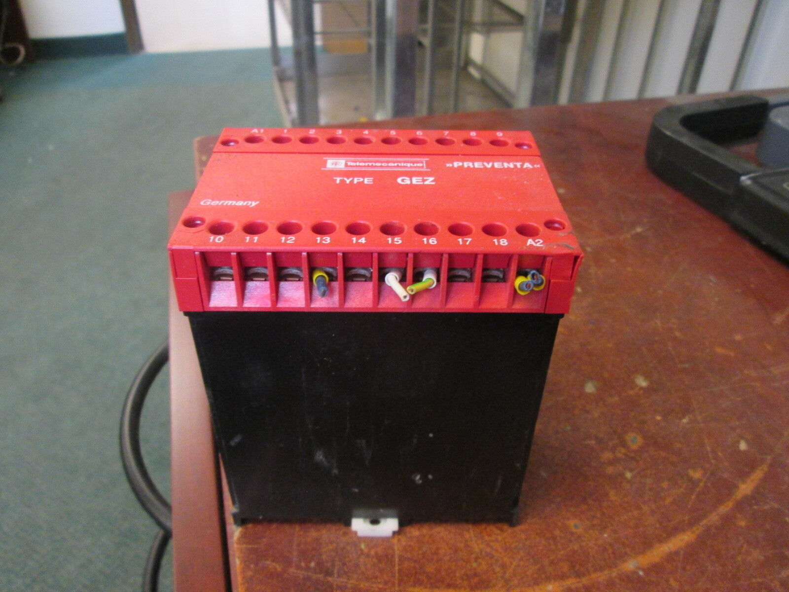 Telemechanique Type GEZ Preventa Relay GEZ24VACDC 24V Response Time: 20ms Used
