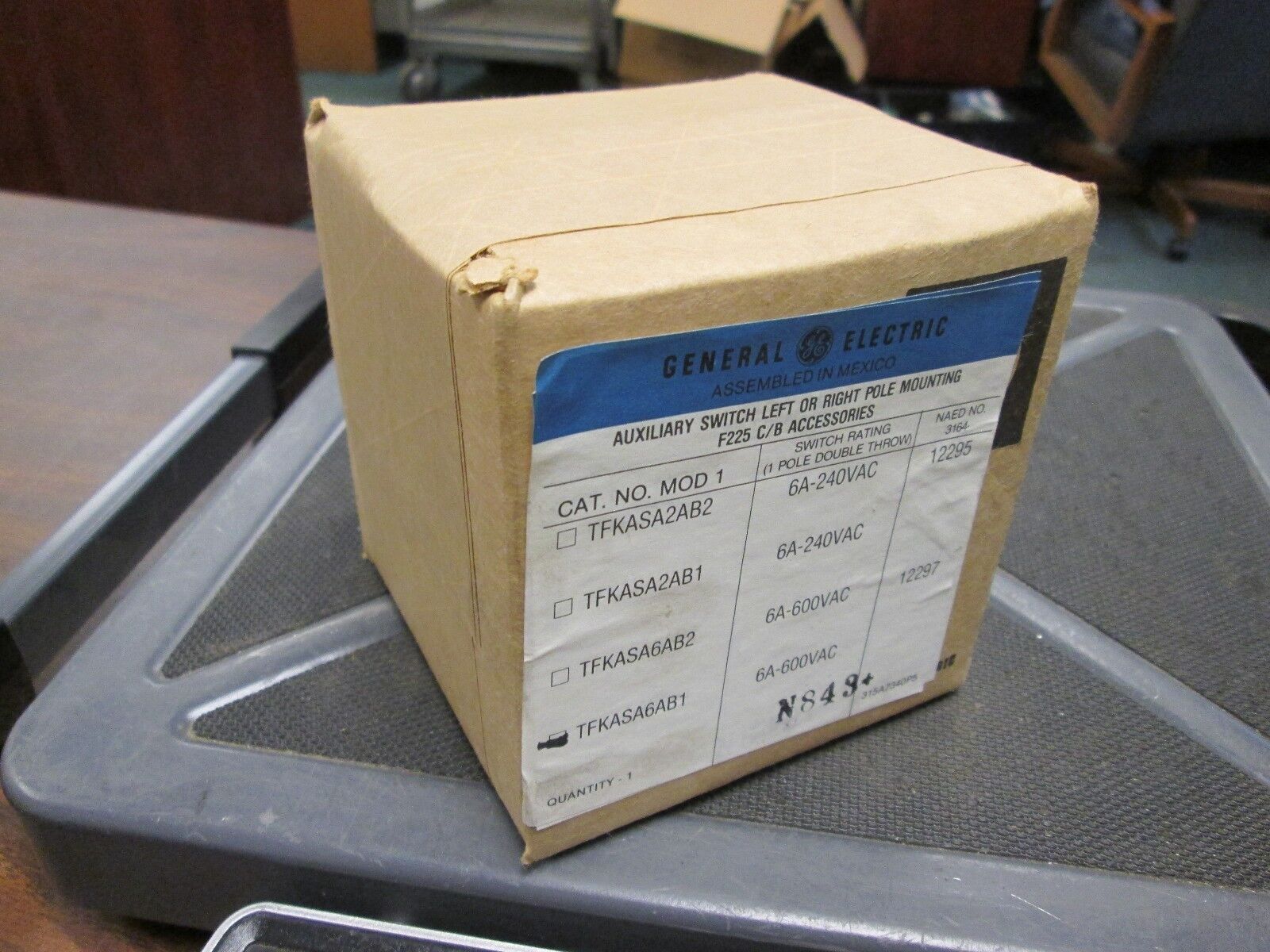 GE Aux Switch TFKASA6AB1 6A 600VAC New Surplus