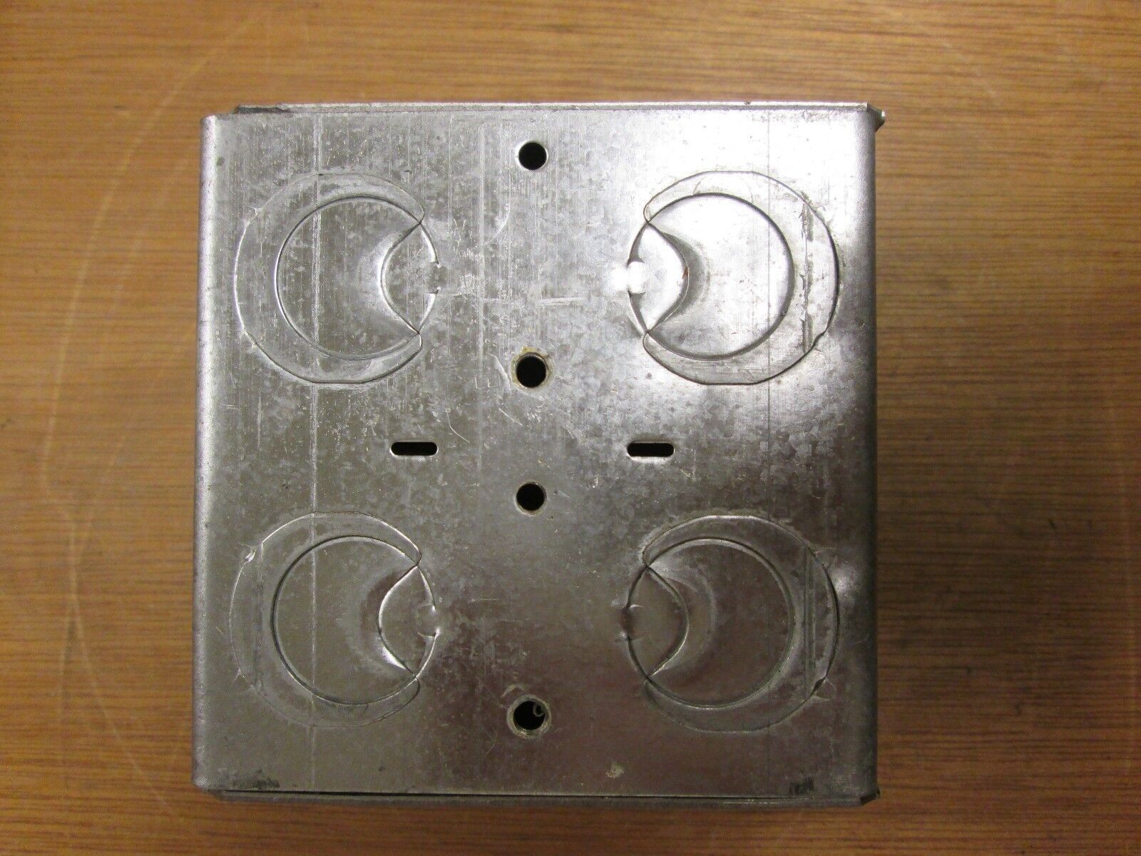 Thomas & Betts Masonary Box 2-MBS Size 3-3/4" square 2-1/2" deep box of 10