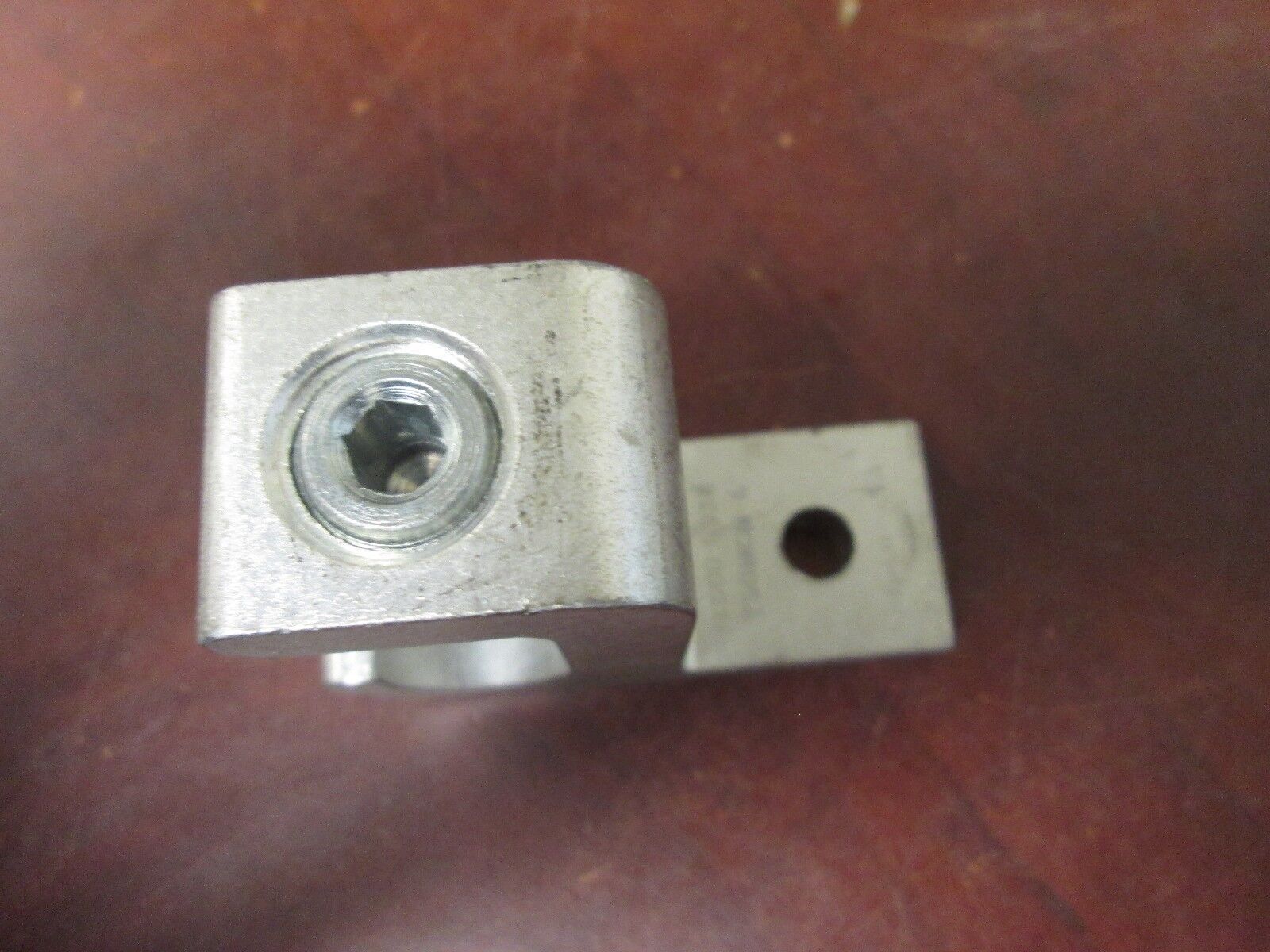 Ilsco Lay in Lug 250 MCM *Lot of 4* New Surplus