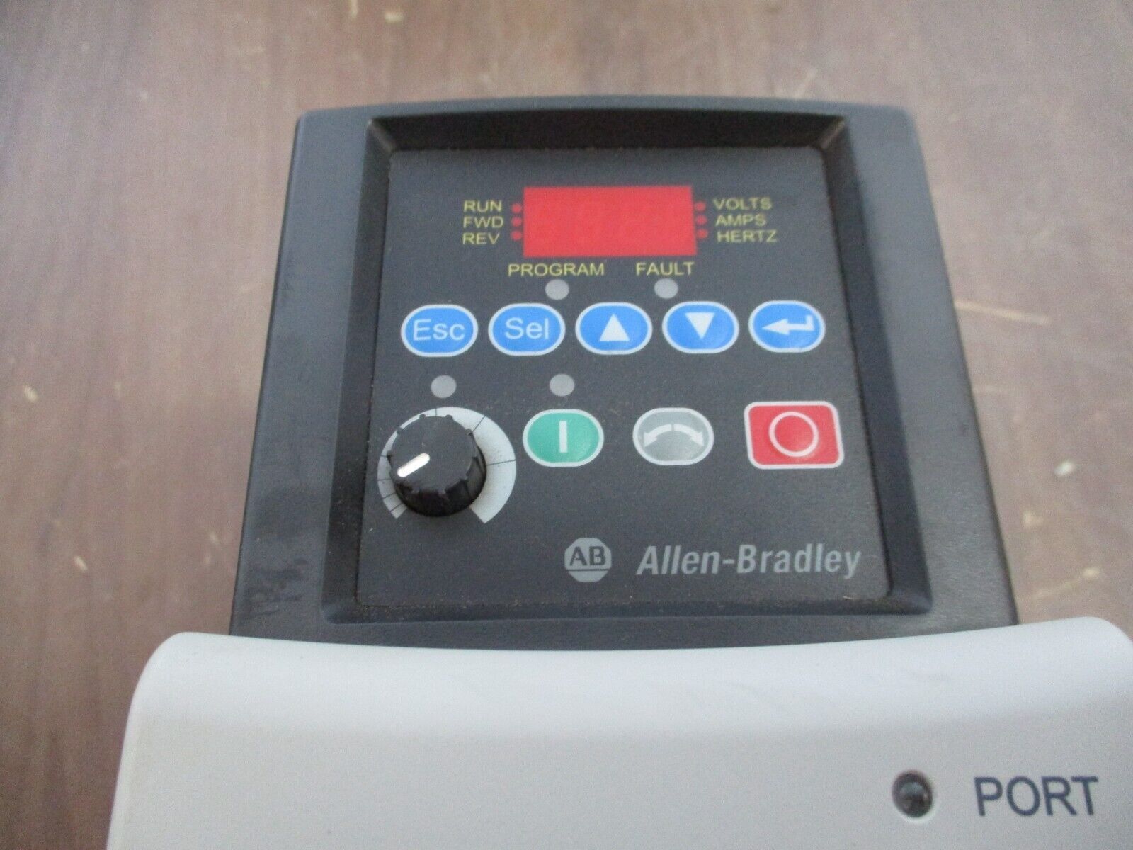Allen-Bradley PowerFlex 40 AC Drive 22B-D2P3N104 1HP 3Ph Out: 0-460V 2.3A Used