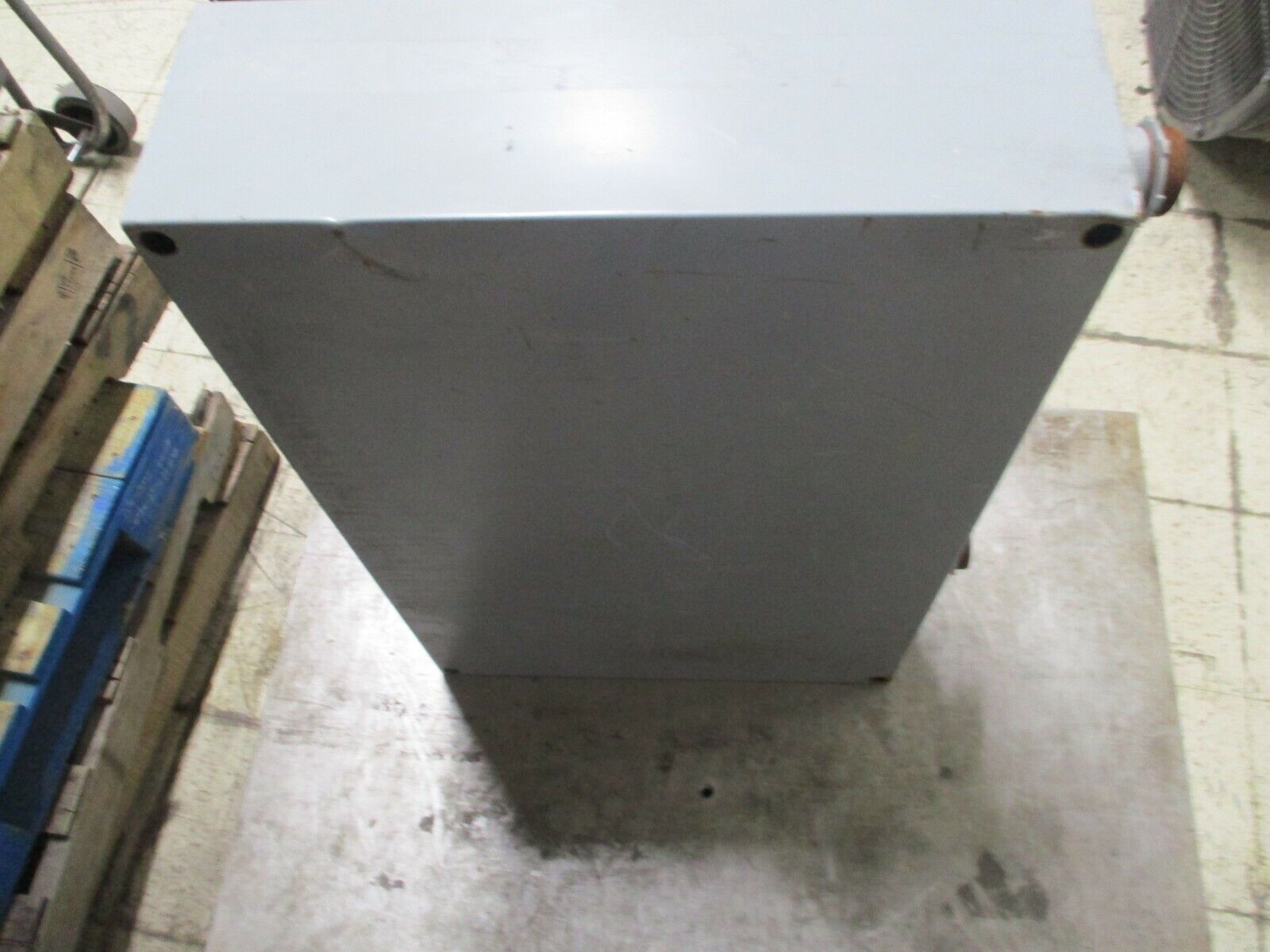 Lea International Surge Suppressor 075-00-5010 120/208V 50/60Hz 3-WYE Used