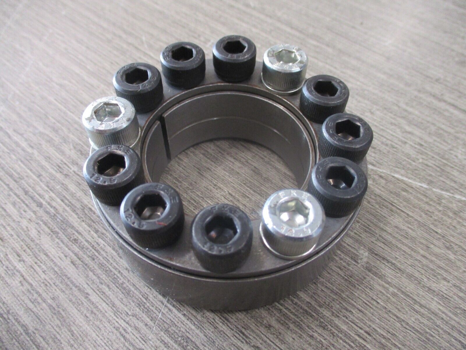 Ringfeder Dynanobloc Locking Assembly RFN 7012 1 3/4" D=75 New Surplus