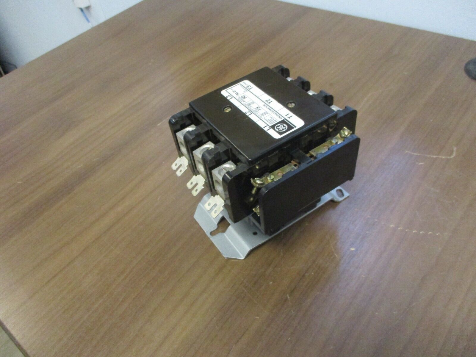 Cutler-Hammer Contactor CR353EG3BA1DD 115-120V Coil 75A 600V Used