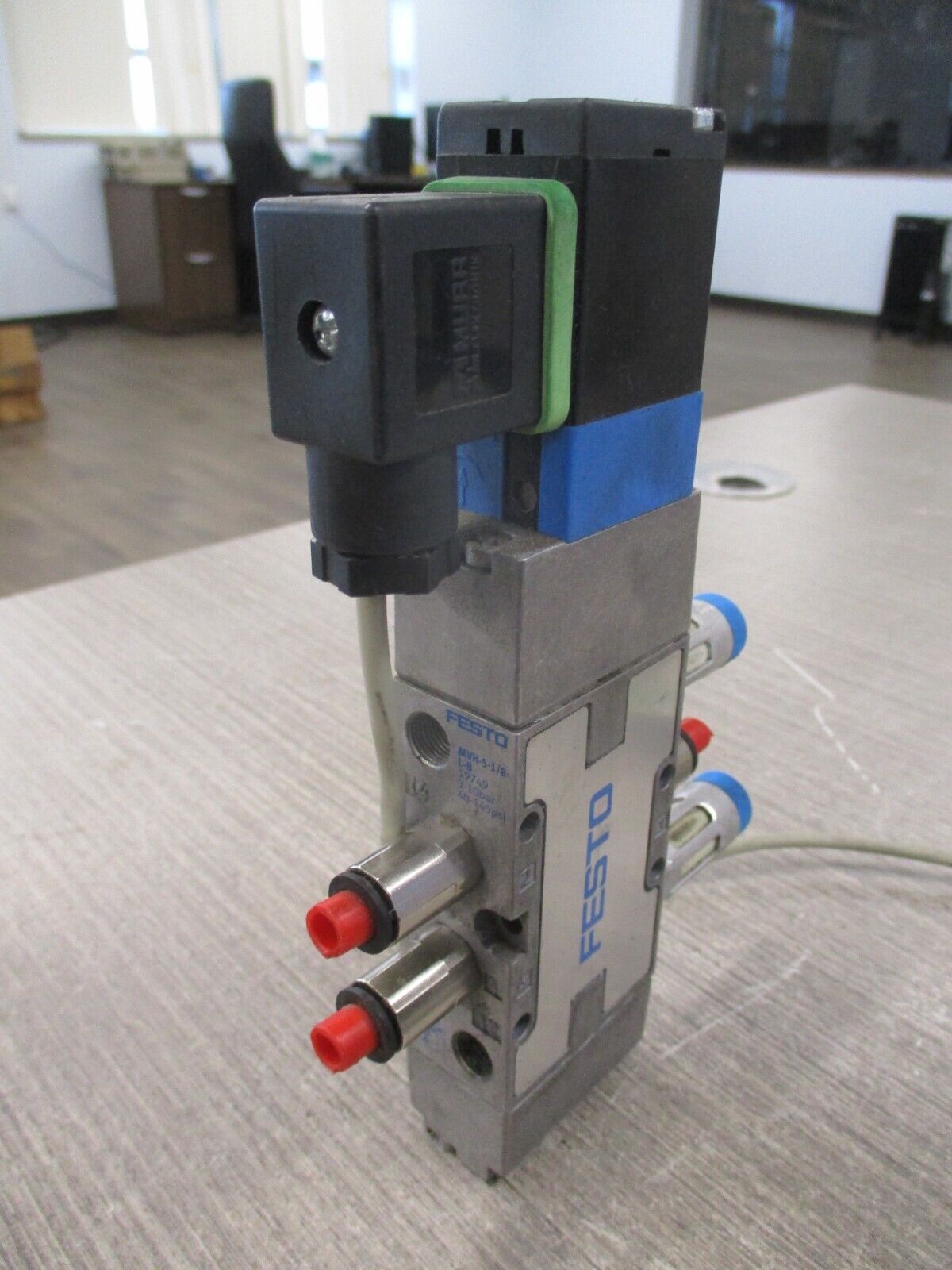 Festo Solenoid Valve MVH-5-1/8-L-B 40-145PSI Used