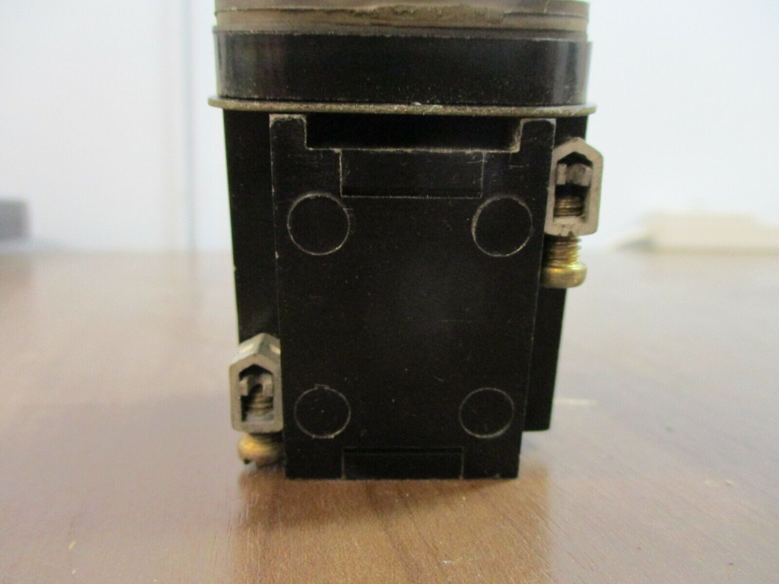 Allen-Bradley Illuminated Push Button 800T-PT16 Green Used