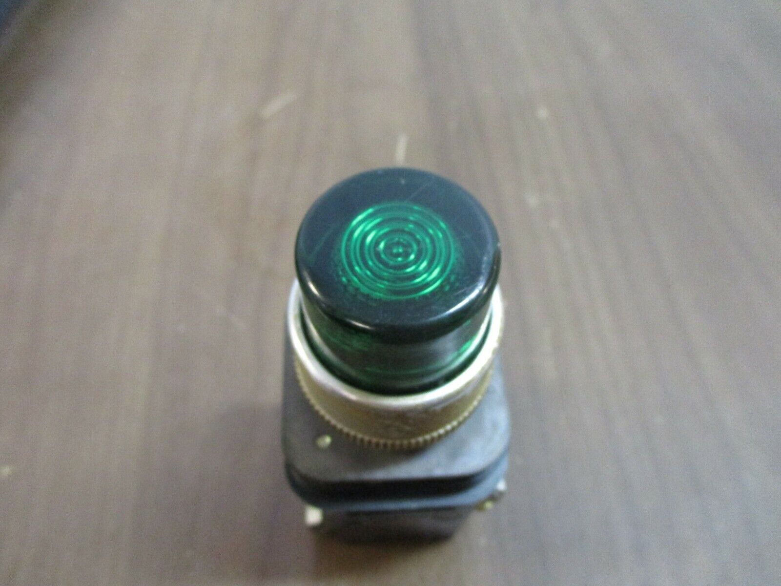 Allen-Bradley Illuminated Push Button 800T-PT16 Green Used