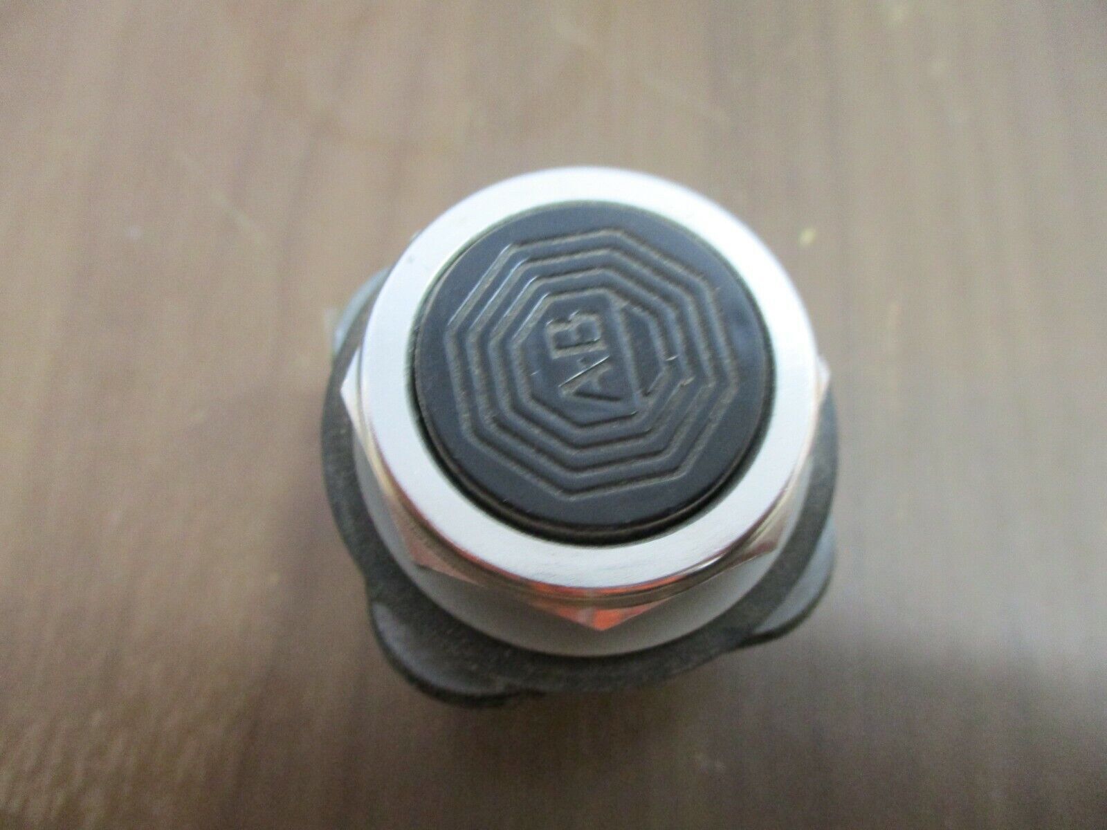 Allen-Bradley Flush Mount Push Button 800T-A... Ser. T Type 4,13 Used