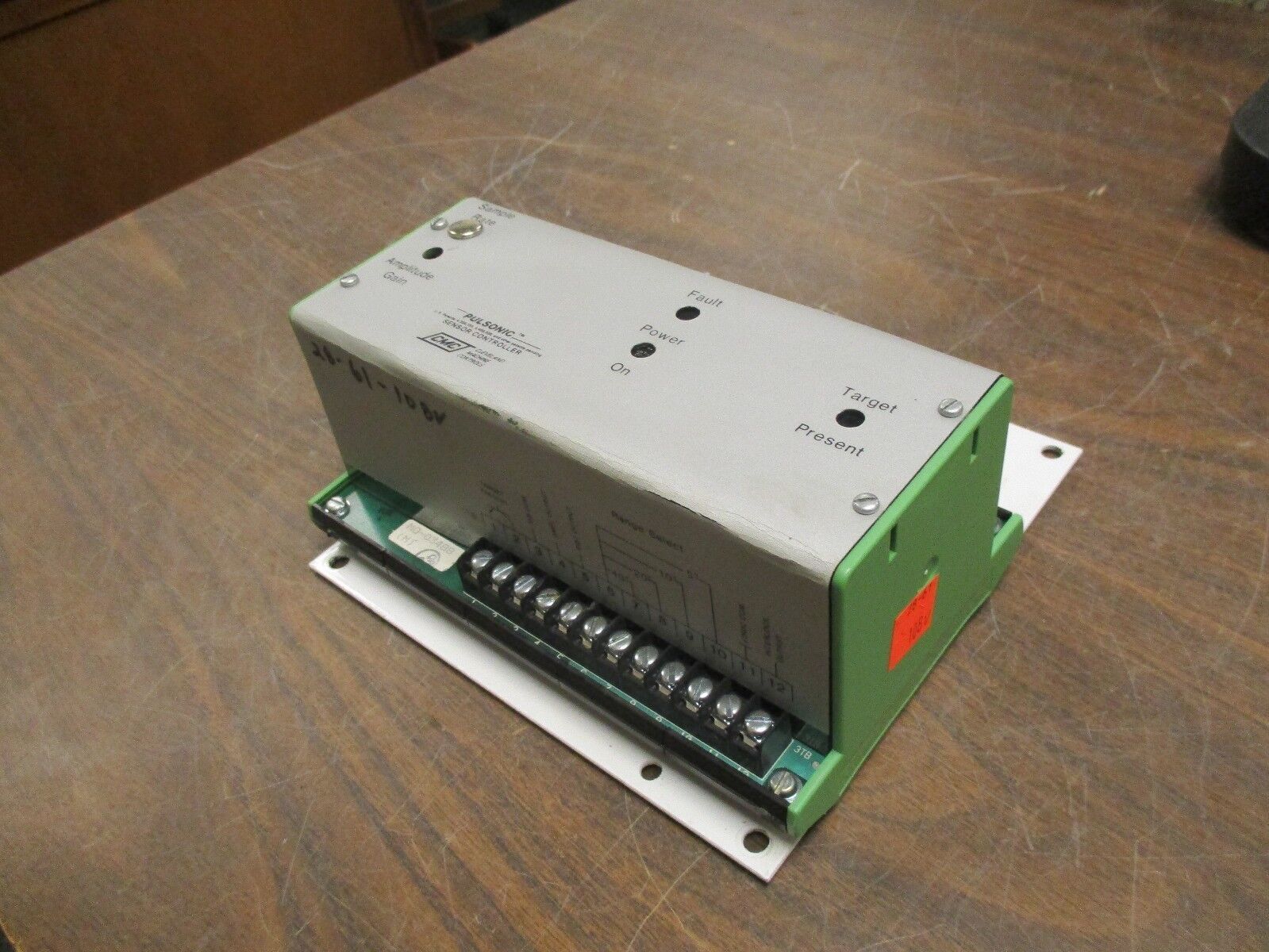 CMC Pulsonic Sensor Controller Model 10 115/230V 50/60Hz Used