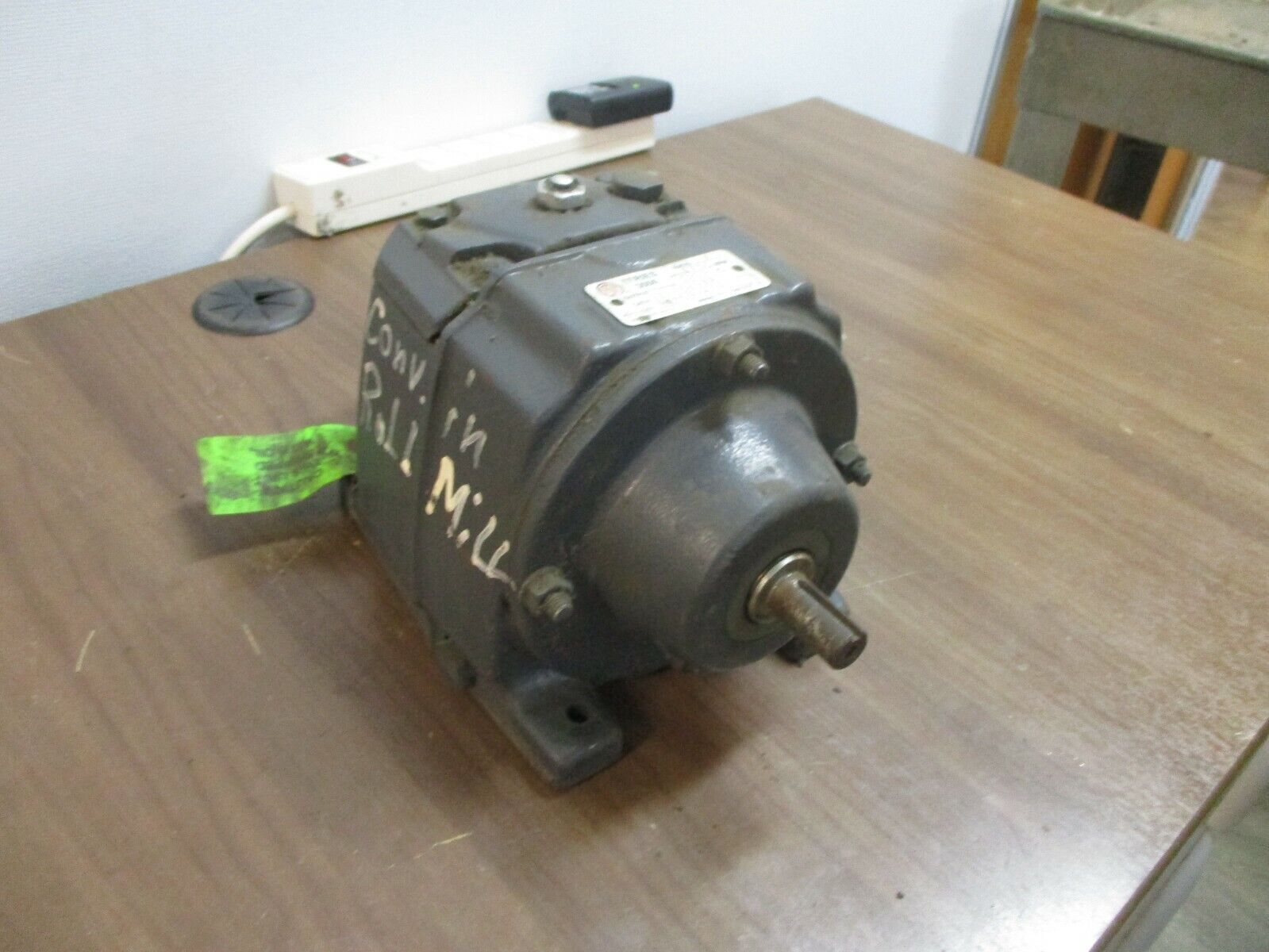 US Motors Series 3000 Reducer 3122SB3AP Ratio 9:1 1800 RPM In Used