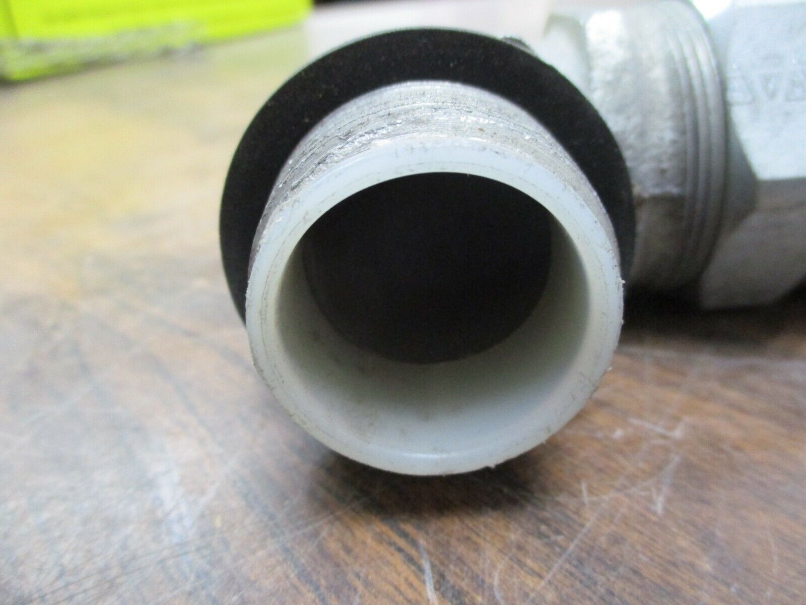 Appleton Kellems Grip with Male 90° Connector 36402 1 Size 1" Used