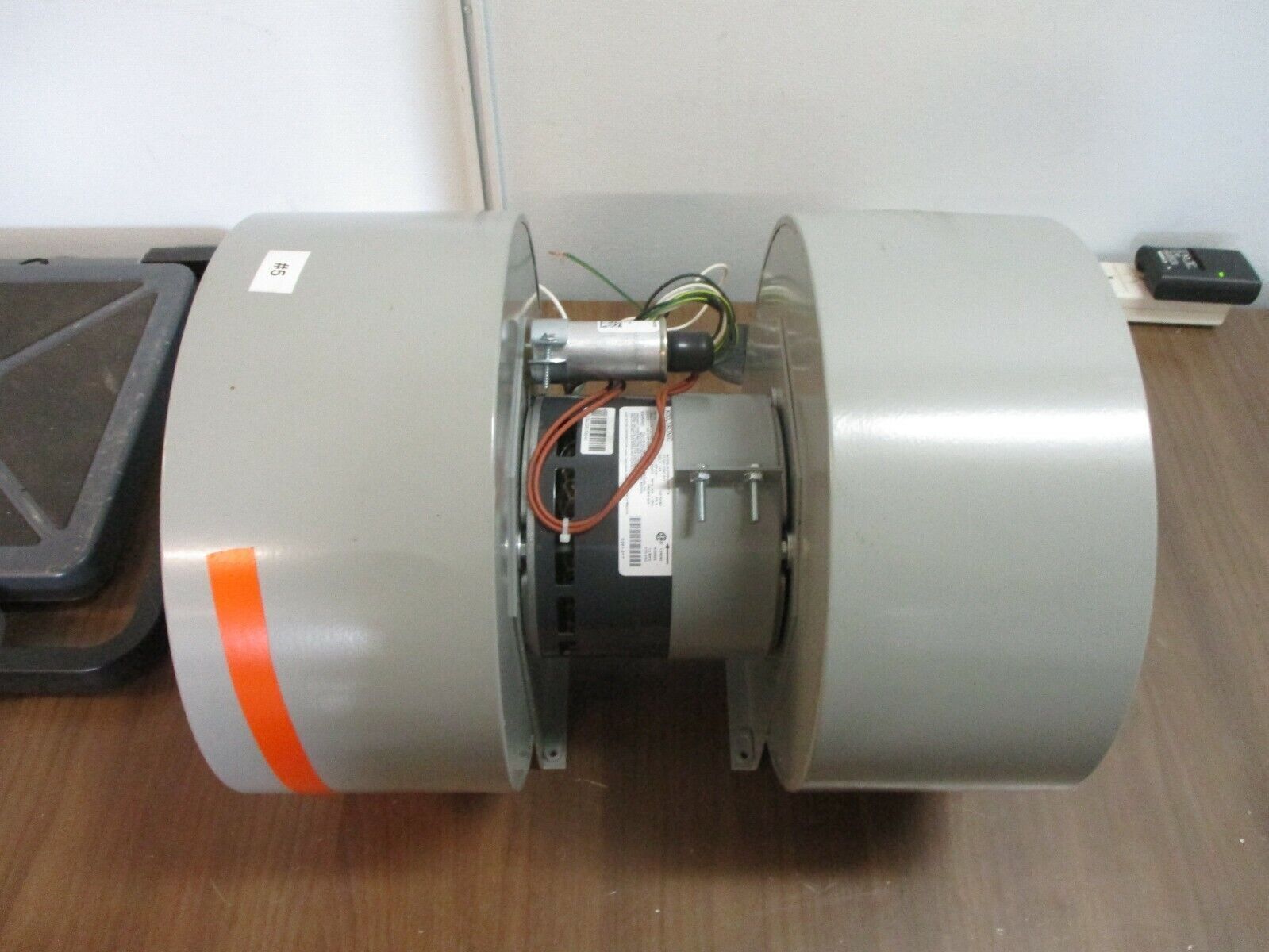 Kooltronic Dual Blower KBB67-67-103*5 Rev. 5 115V 50/60Hz *Dented* Used