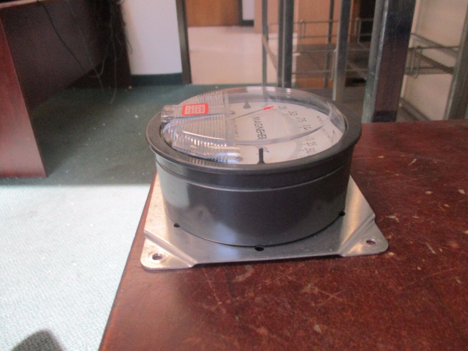 Magnehelic Water Guage 163283-00 15 PSIG Max Range: 0-2" Used