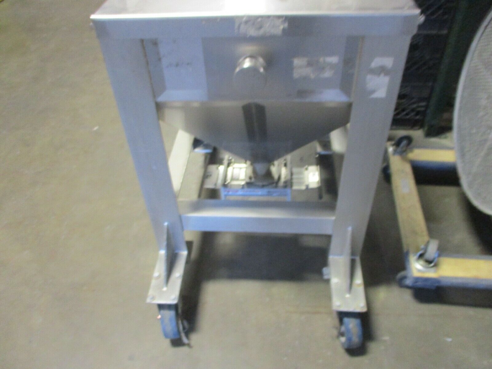 Aveka Stainless Steel Hopper 41-2009-3788-0 Size: 30" x 27" w/Slide Gate Orifice