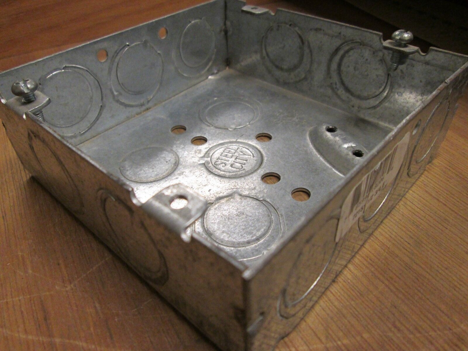 Thomas & Betts Outlet Box 72171-1/2&3/4-E Box of 20 New Surplus