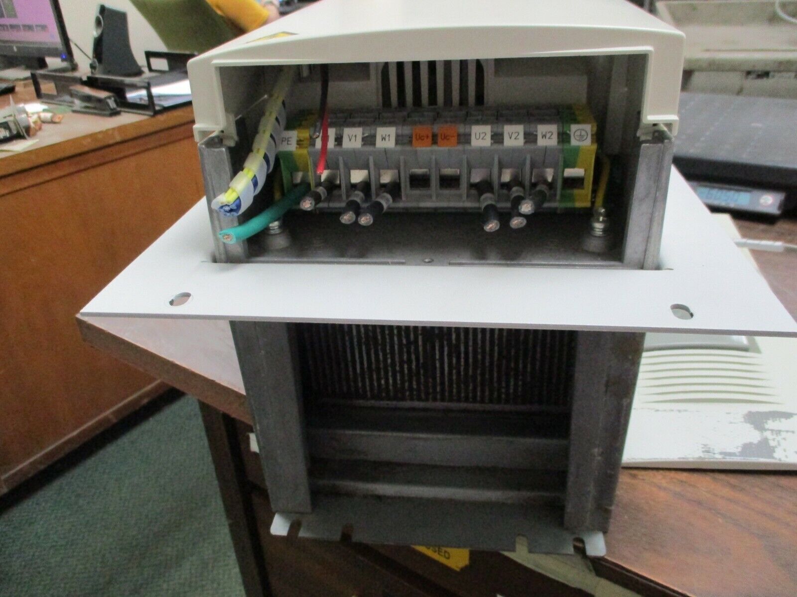 ABB ACH401 AC Drive ACH401C02532 30HP 3Ph w/ Keypad w/ External Mount Used