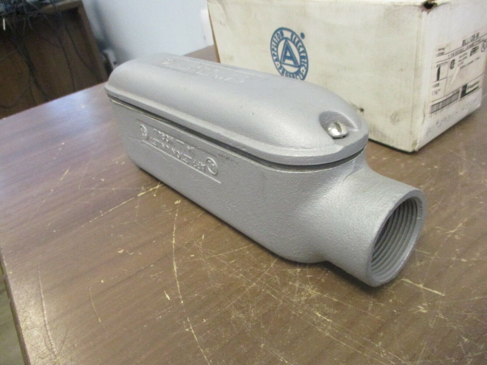 Appleton Unilet Conduit Body BLL125-M Mogul Size: 1-1/4" New Surplus