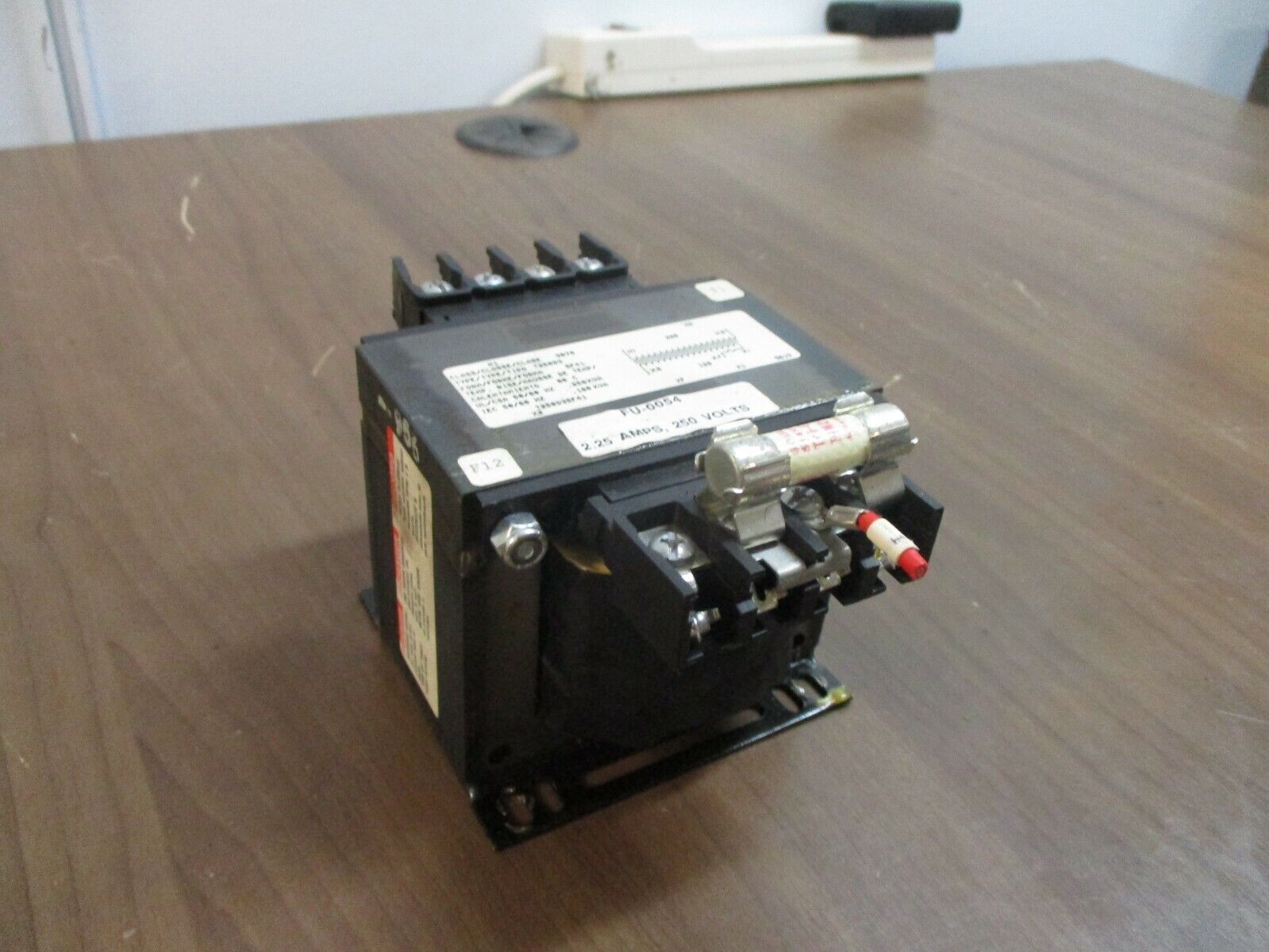 Square D Transformer 9070 T250D3 SF41 0.250kVA Pri: 208V Sec: 120V 50/60Hz Used