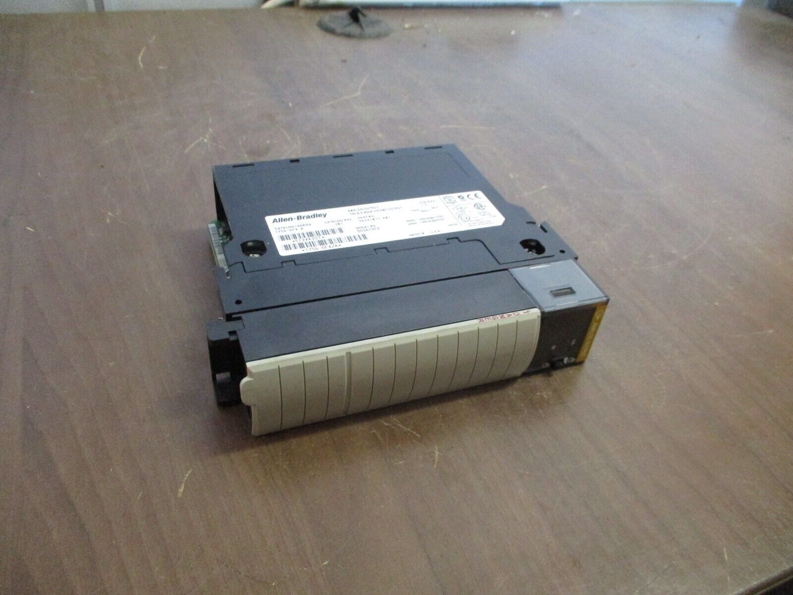 Allen-Bradley Analog Output Module 1756-OF4 Ser. A Rev. J01 F/W Rev. 1.5 4PT 10V