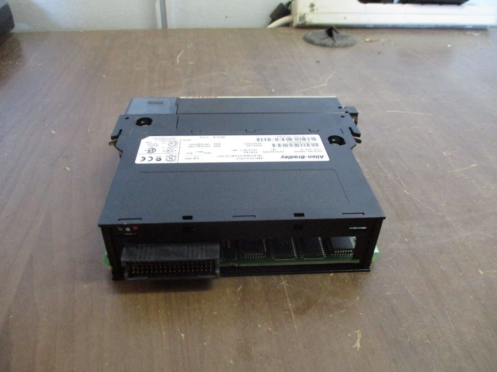 Allen-Bradley Analog Output Module 1756-OF4 Ser. A Rev. J01 F/W Rev. 1.5 4PT 10V